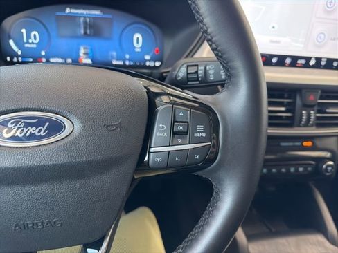 Certified 2024 Ford Escape Platinum AWD/4WD image 30