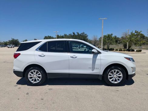 Used 2020 Chevrolet Equinox LT w/ Driver Convenience Package FWD image 4