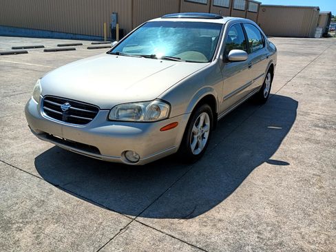 Used 2000 Nissan Maxima GLE image 9