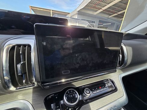 Used 2025 Ford Expedition Max Platinum w/ Driver's Package image 11