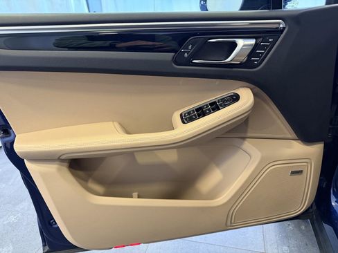 Certified 2024 Porsche Macan image 15
