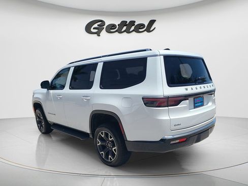 Used 2024 Jeep Wagoneer Series III w/ Flexible Seating Group AWD/4WD image 7