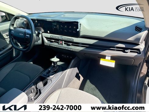 New 2025 Kia K4 LXS image 13