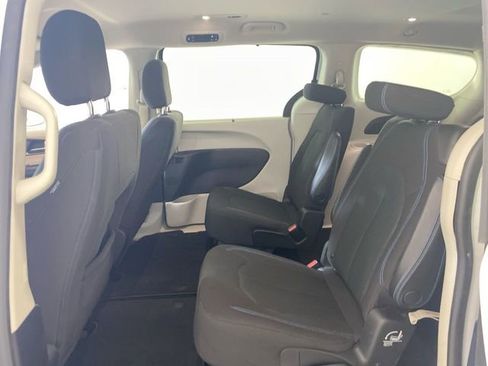 Used 2021 Chrysler Pacifica Touring w/ Cold Weather Group image 28