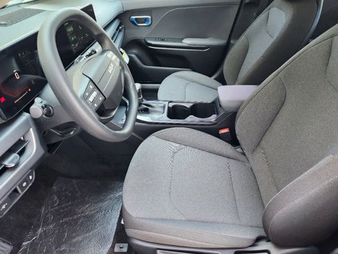 Certified 2025 Kia K4 FWD image 12