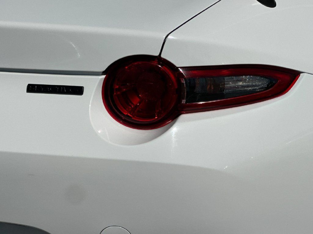 Used 2021 MAZDA MX-5 Miata Sport RWD image 23
