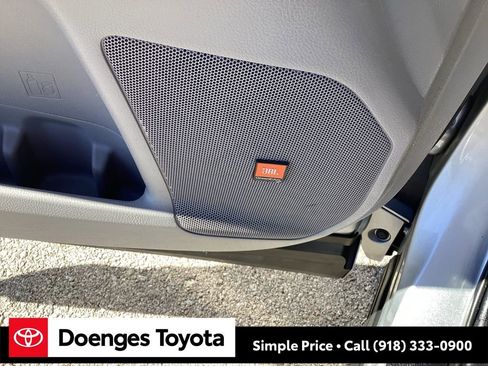 Used 2017 Toyota Highlander Limited image 19