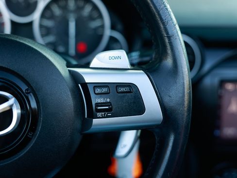 Used 2006 MAZDA MX-5 Miata Sport image 21