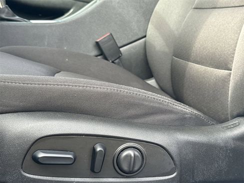 Used 2023 Chevrolet Malibu LT image 14