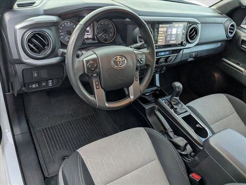 Certified 2022 Toyota Tacoma TRD Off-Road image 10