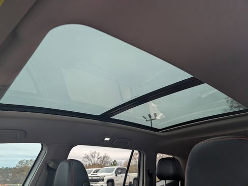 Used 2024 Volkswagen Atlas Peak Edition SE image 15