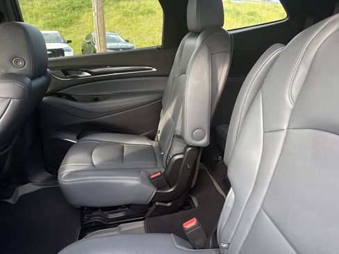 Used 2024 Buick Enclave Premium AWD/4WD image 13