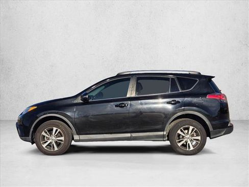 Used 2017 Toyota RAV4 XLE image 9
