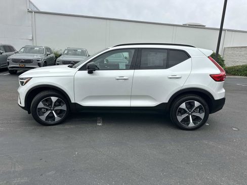 Certified 2026 Volvo XC40 B5 Plus w/ Protection Package Premier AWD/4WD image 7