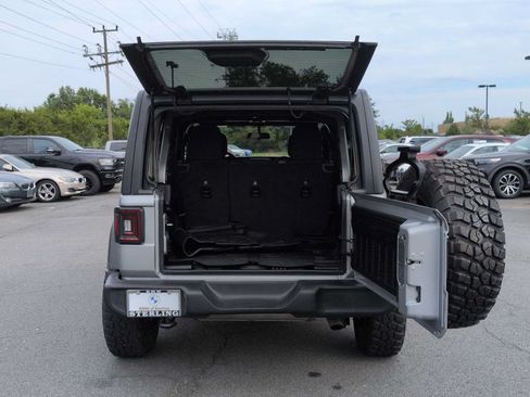 Used 2020 Jeep Wrangler Unlimited Sport S AWD/4WD image 32