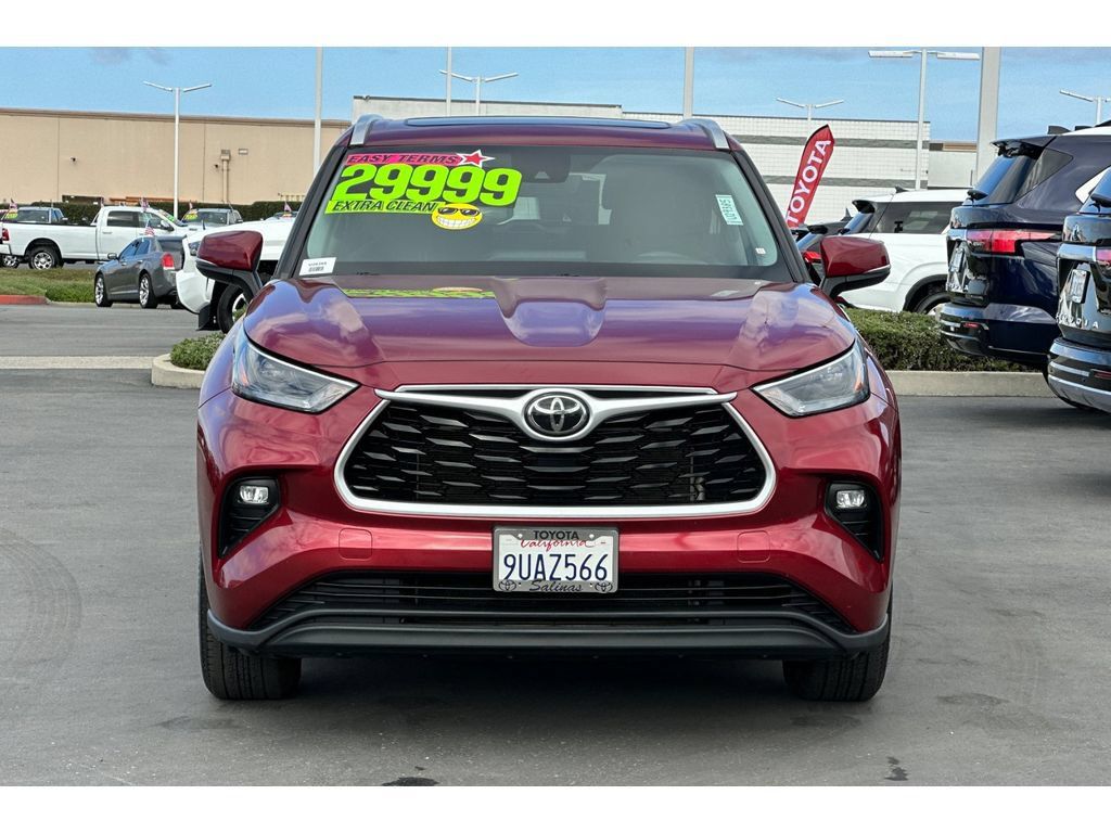Used 2022 Toyota Highlander XLE FWD image 9