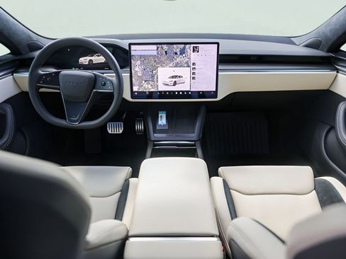 Used 2025 Tesla Model S Plaid image 25