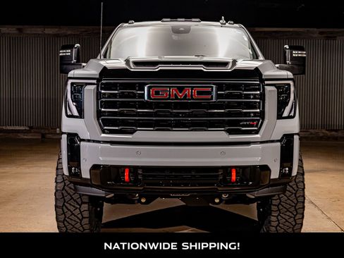 Used 2025 GMC Sierra 2500 AT4 w/ AT4 Premium Plus Package image 4
