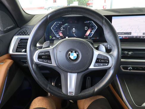 Used 2024 BMW X7 xDrive40i w/ M Sport Package AWD/4WD image 25