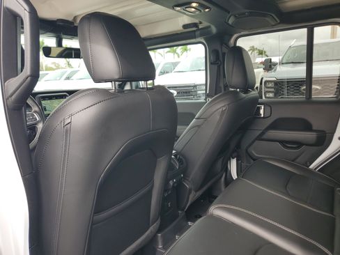 Used 2023 Jeep Wrangler Unlimited Sahara w/ Cold Weather Group image 14