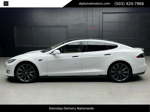 Used 2013 Tesla Model S Performance image 4