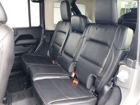 Used 2020 Jeep Wrangler Unlimited Sahara AWD/4WD image 34