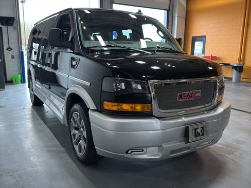 Used 2023 GMC Savana 2500 image 7