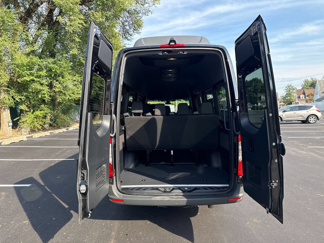 Used 2025 Mercedes-Benz Sprinter 2500 image 28