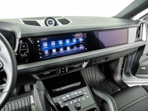 Certified 2026 Porsche Cayenne Coupe AWD/4WD image 13