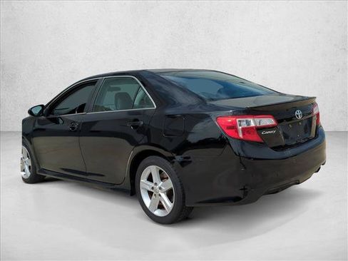 Used 2014 Toyota Camry SE FWD image 7