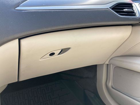 Used 2017 Lincoln MKZ Premiere FWD image 28