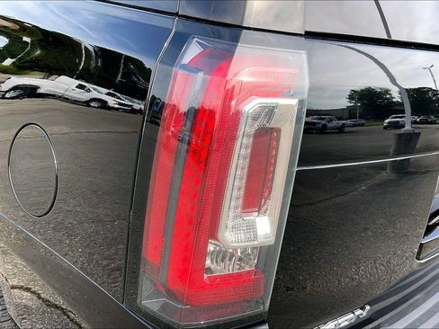 Used 2020 GMC Yukon Denali w/ Denali Premium Package AWD/4WD image 31