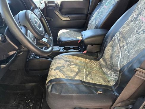 Used 2016 Jeep Wrangler Unlimited Sport AWD/4WD image 13