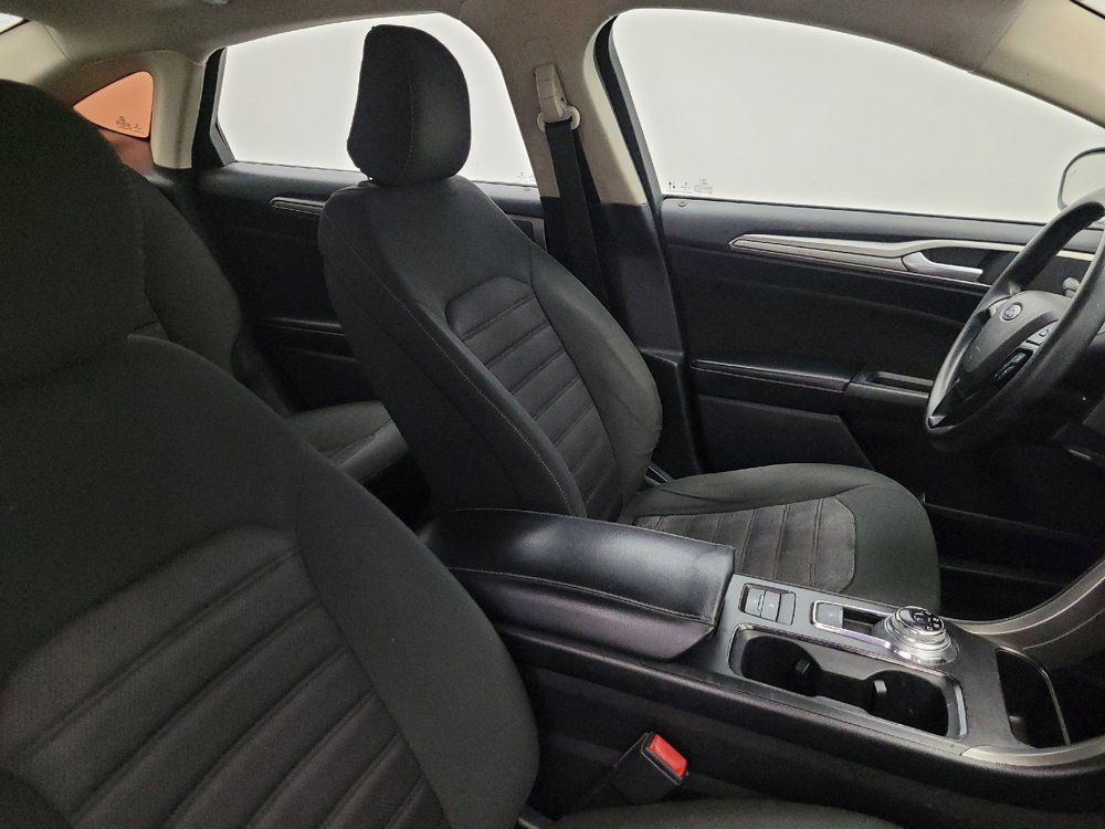 Used 2020 Ford Fusion SE FWD image 21