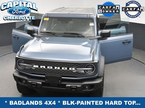 Used 2025 Ford Bronco Badlands image 34