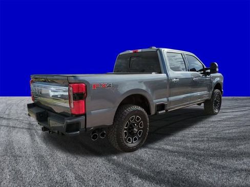 Used 2024 Ford F250 Platinum w/ FX4 Off-Road Package image 4