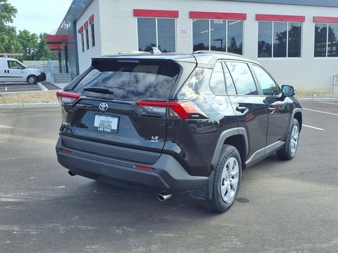 Certified 2021 Toyota RAV4 LE AWD/4WD image 4