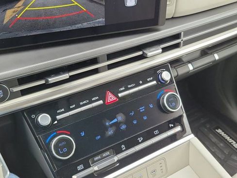 Used 2025 Hyundai Santa Fe SEL FWD image 25