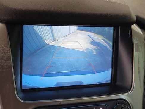 Used 2020 Chevrolet Suburban Premier RWD image 15