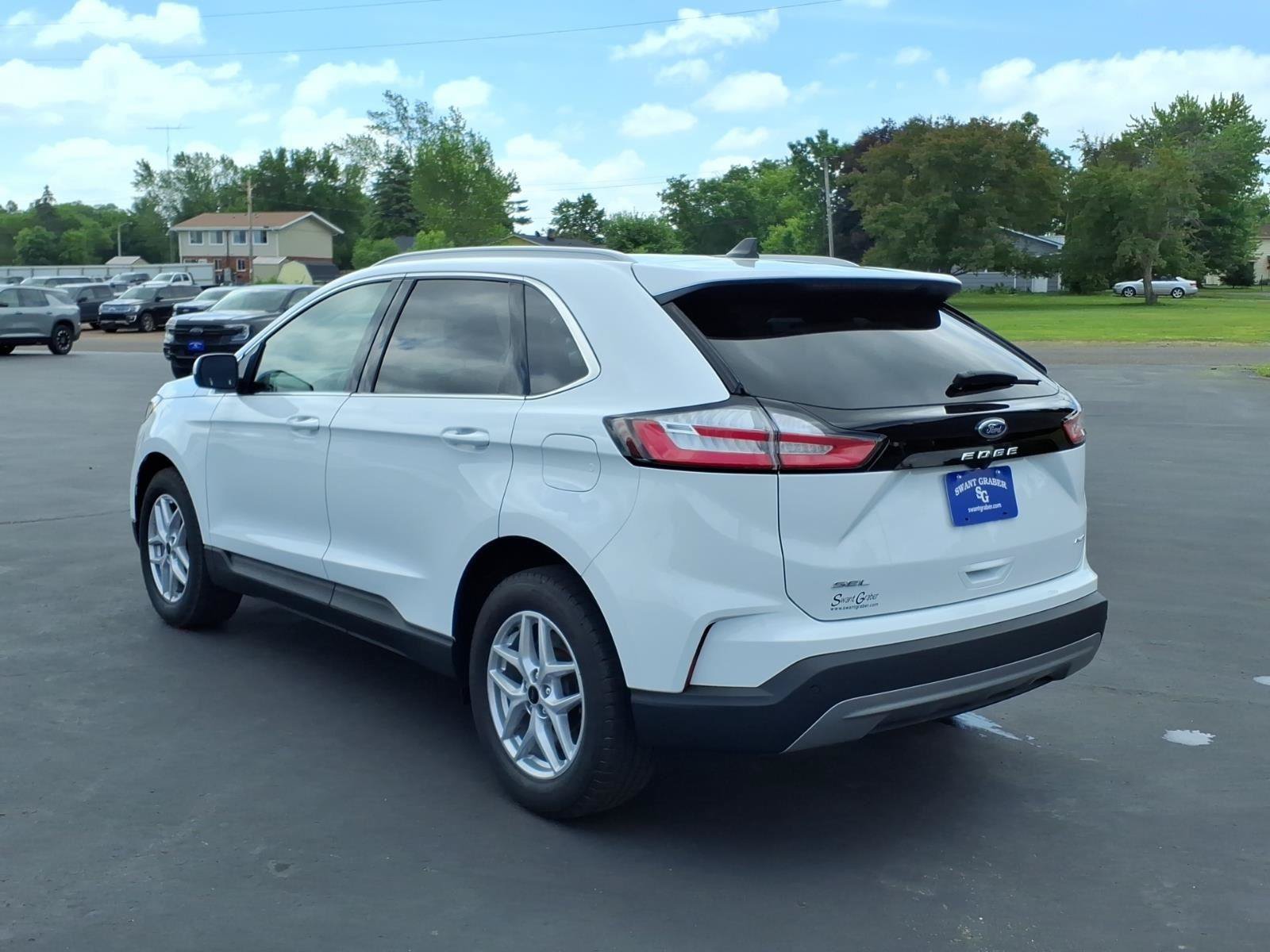 Used 2023 Ford Edge SEL w/ Convenience Package AWD/4WD image 3
