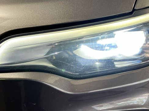 Used 2019 Jeep Cherokee Trailhawk w/ Cold Weather Group image 12