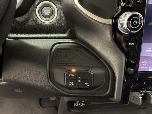 Used 2025 RAM 2500 Big Horn AWD/4WD image 23