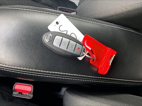 Used 2021 Nissan Kicks SV image 32