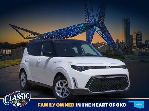 Used 2025 Kia Soul S FWD image 1
