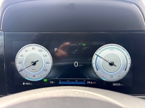 Used 2023 Hyundai Elantra Limited FWD image 19