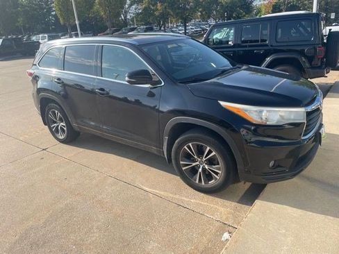 Used 2016 Toyota Highlander XLE AWD/4WD image 6