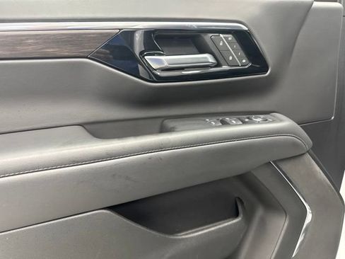 Used 2025 Chevrolet Tahoe LT AWD/4WD image 9
