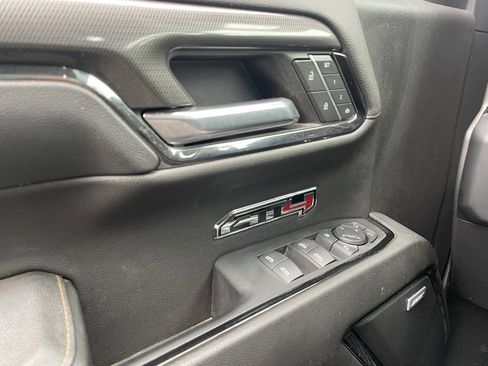 Used 2024 GMC Sierra 1500 AT4 w/ Technology Package image 19