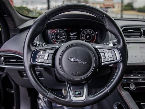 Used 2020 Jaguar F-PACE R-Sport image 5