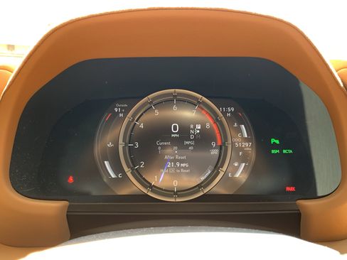 Used 2018 Lexus LC 500 Coupe w/ Sport Package RWD image 21